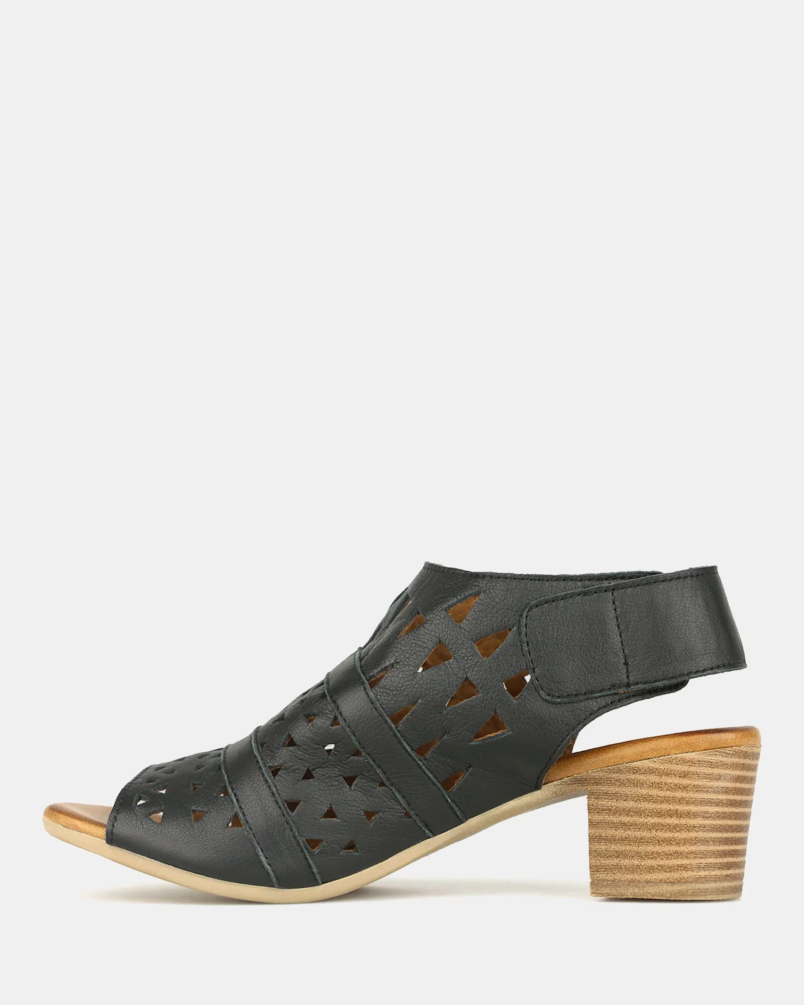 DELICIOUS 2 Leather Block Heel Sandals