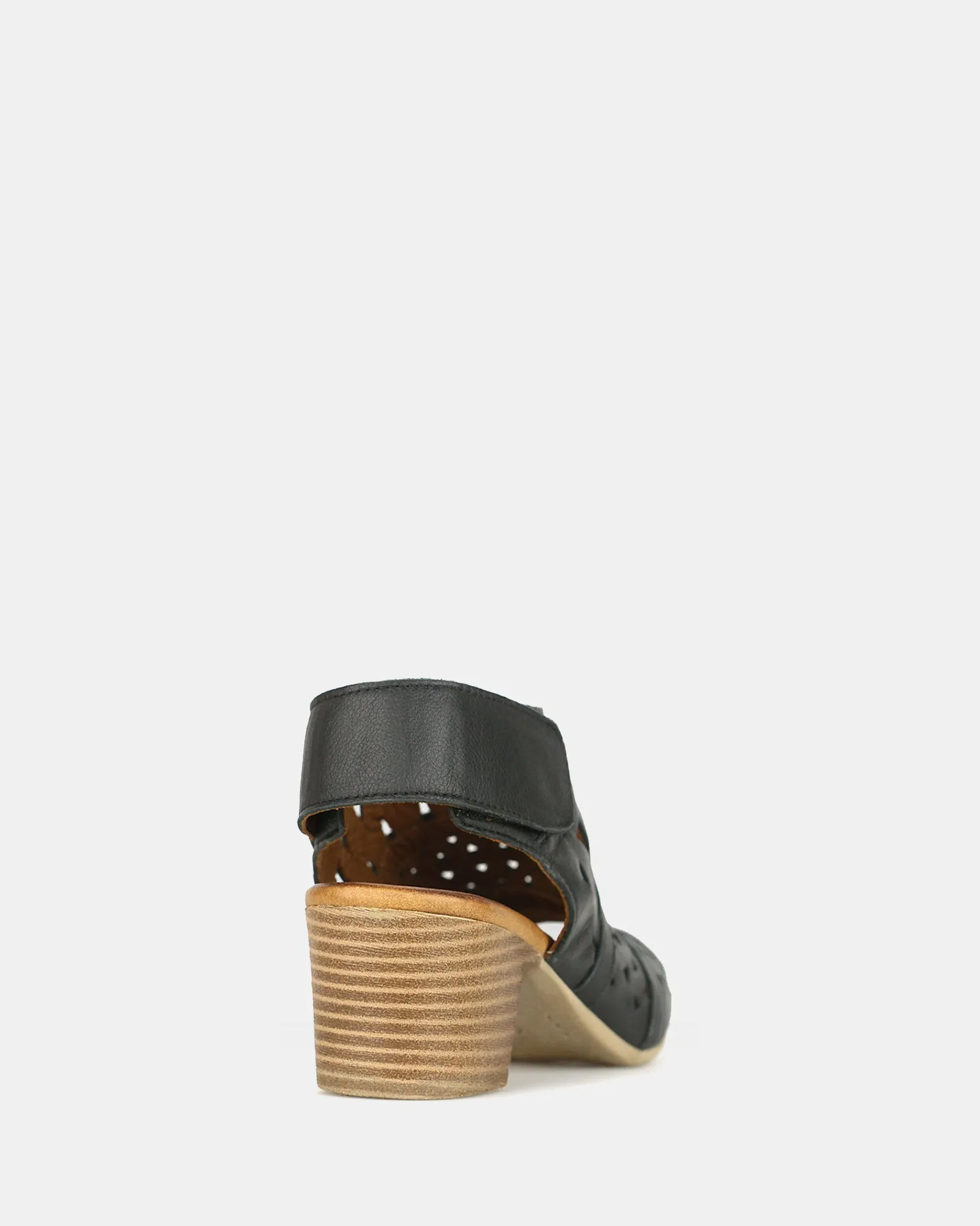 DELICIOUS 2 Leather Block Heel Sandals