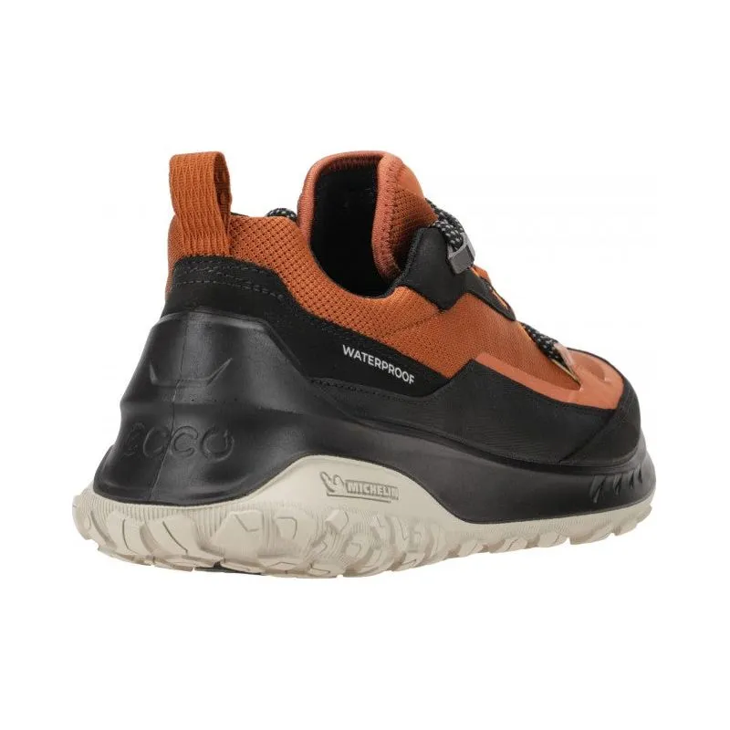 Ecco Men's ULT-TRN Waterproof Low Shoe in Black Cognac
