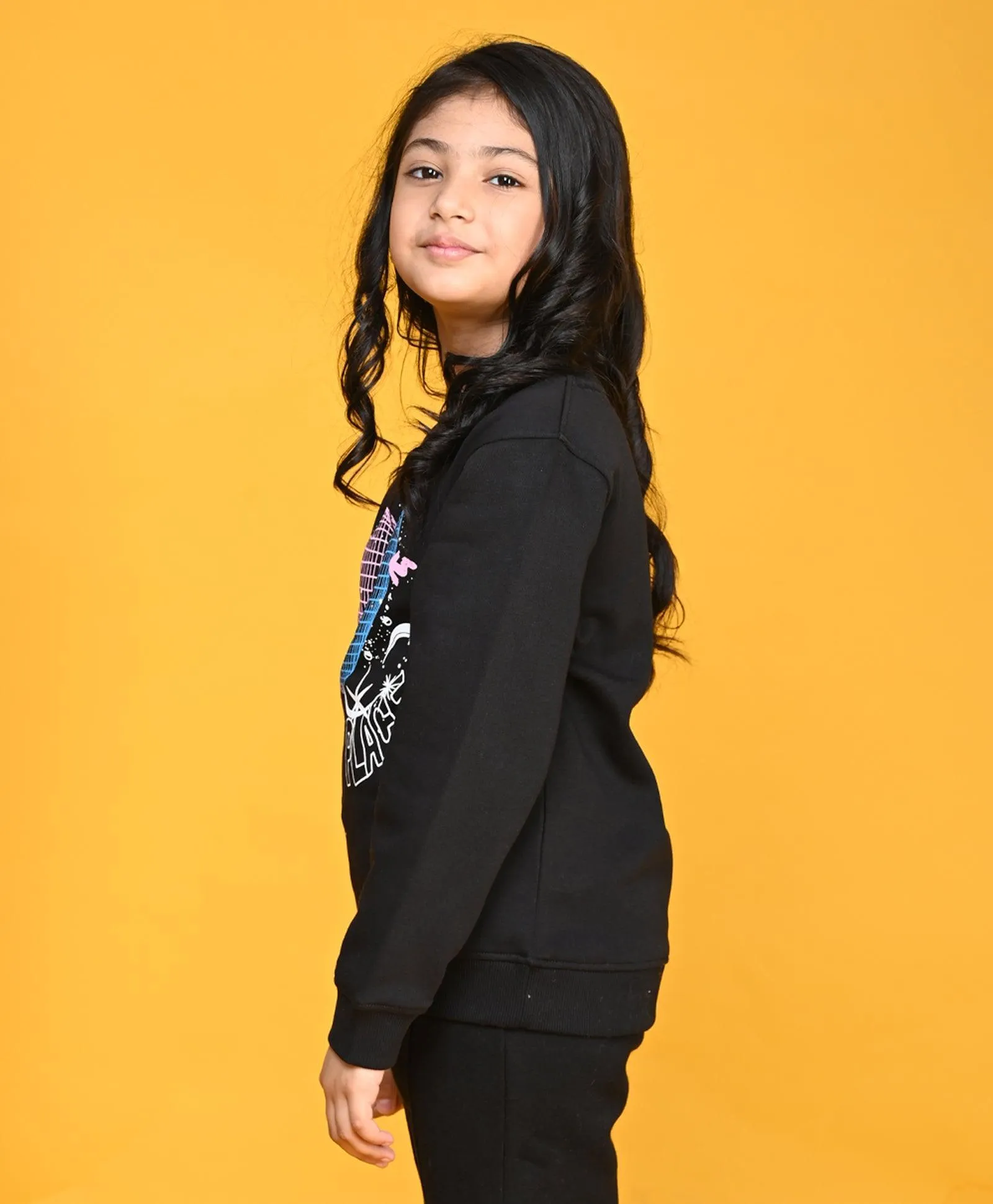 HAPPY PLACE GIRLS FLEECE SWEATSHIRT - BLACK