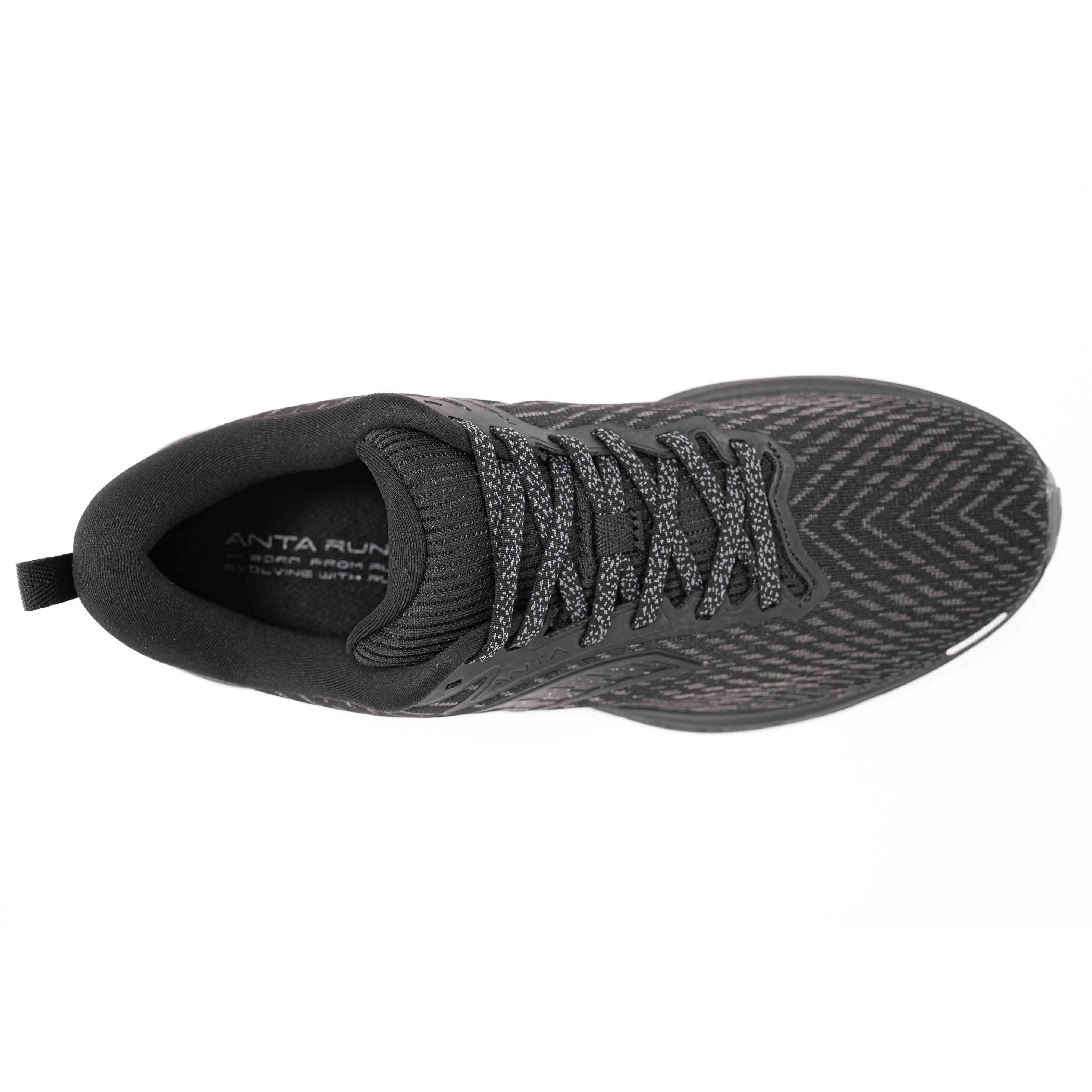 RUNNING SHOES