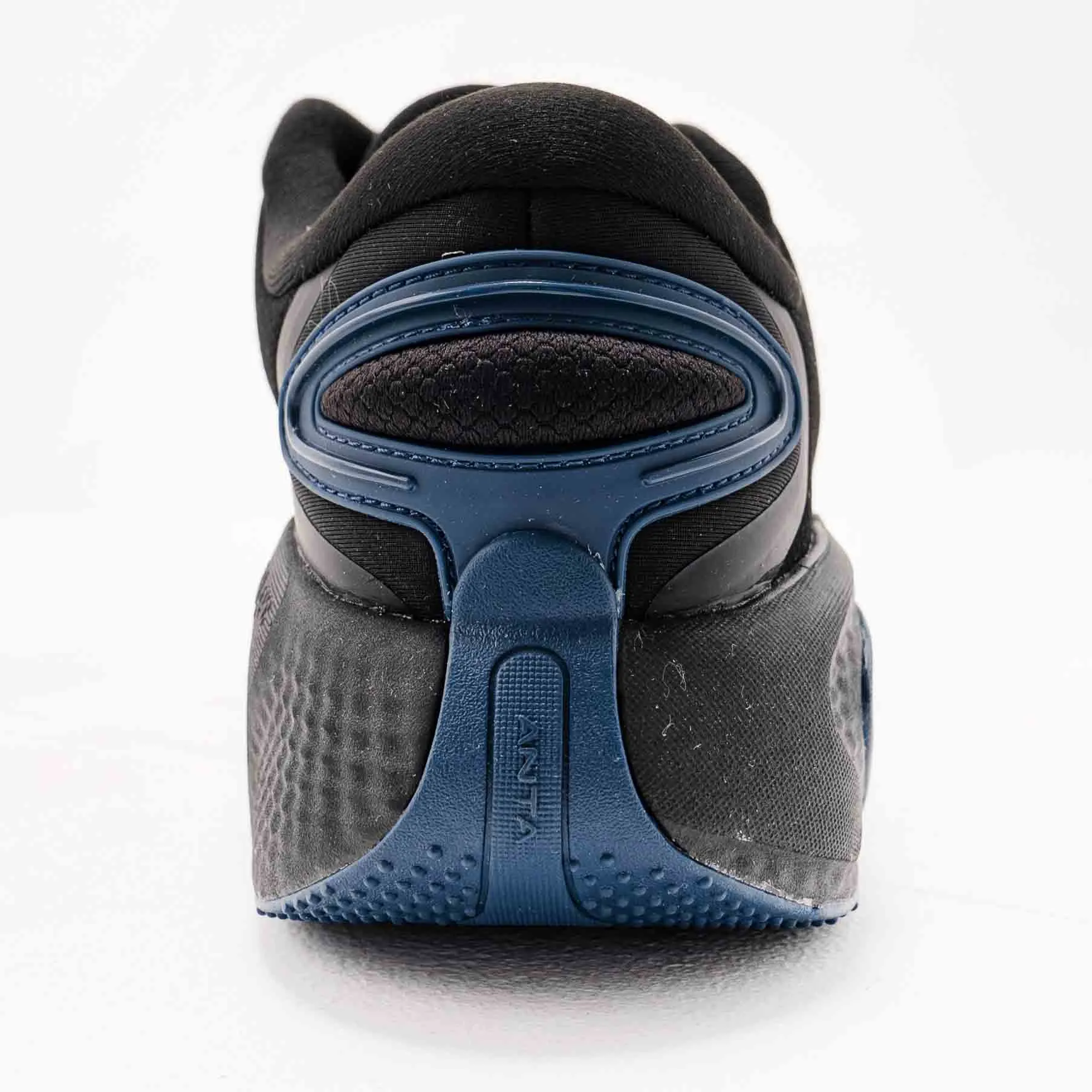 RUNNING SHOES